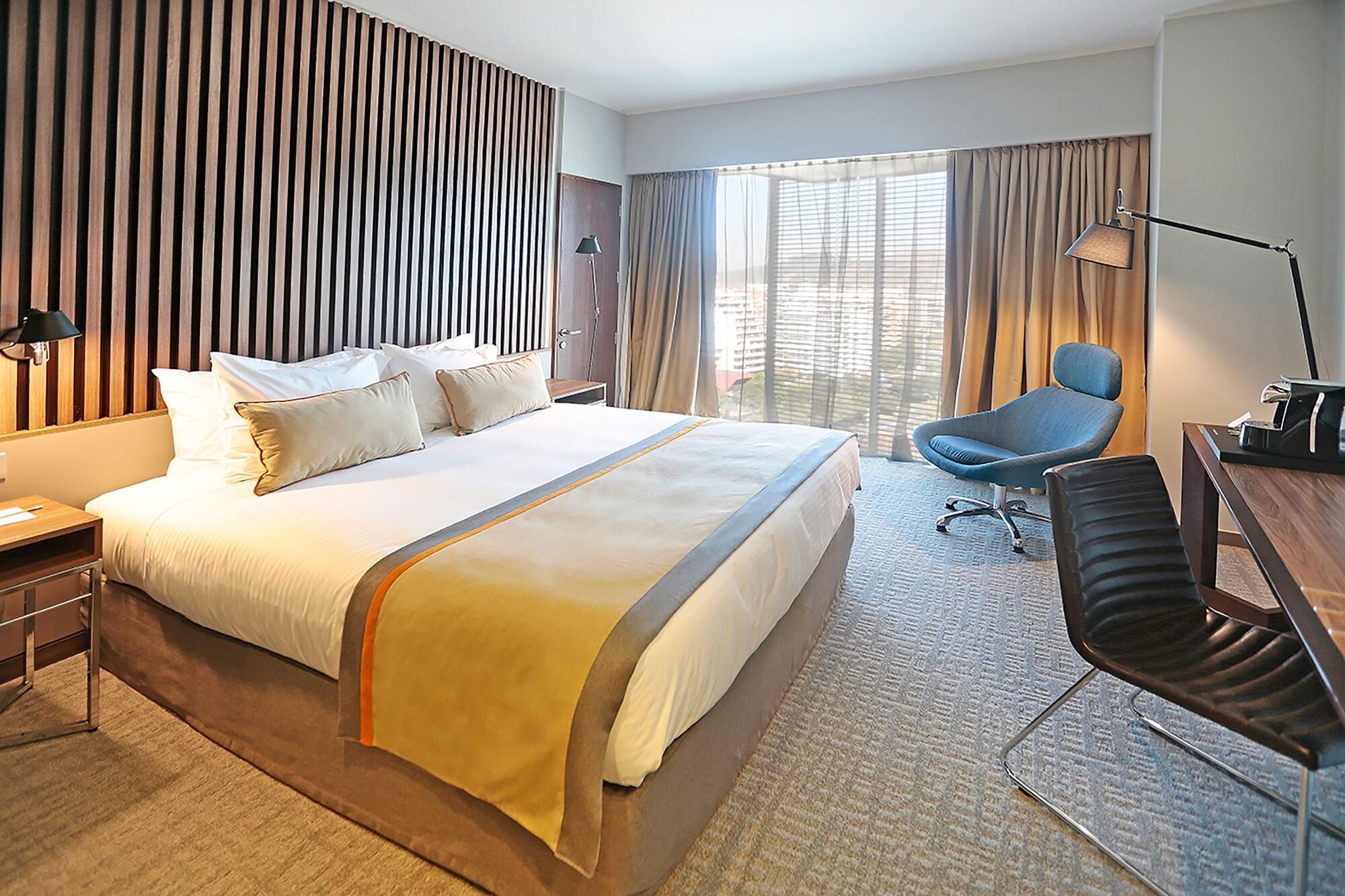 מלון Doubletree By Hilton Santiago Kennedy, Chile מראה חיצוני תמונה