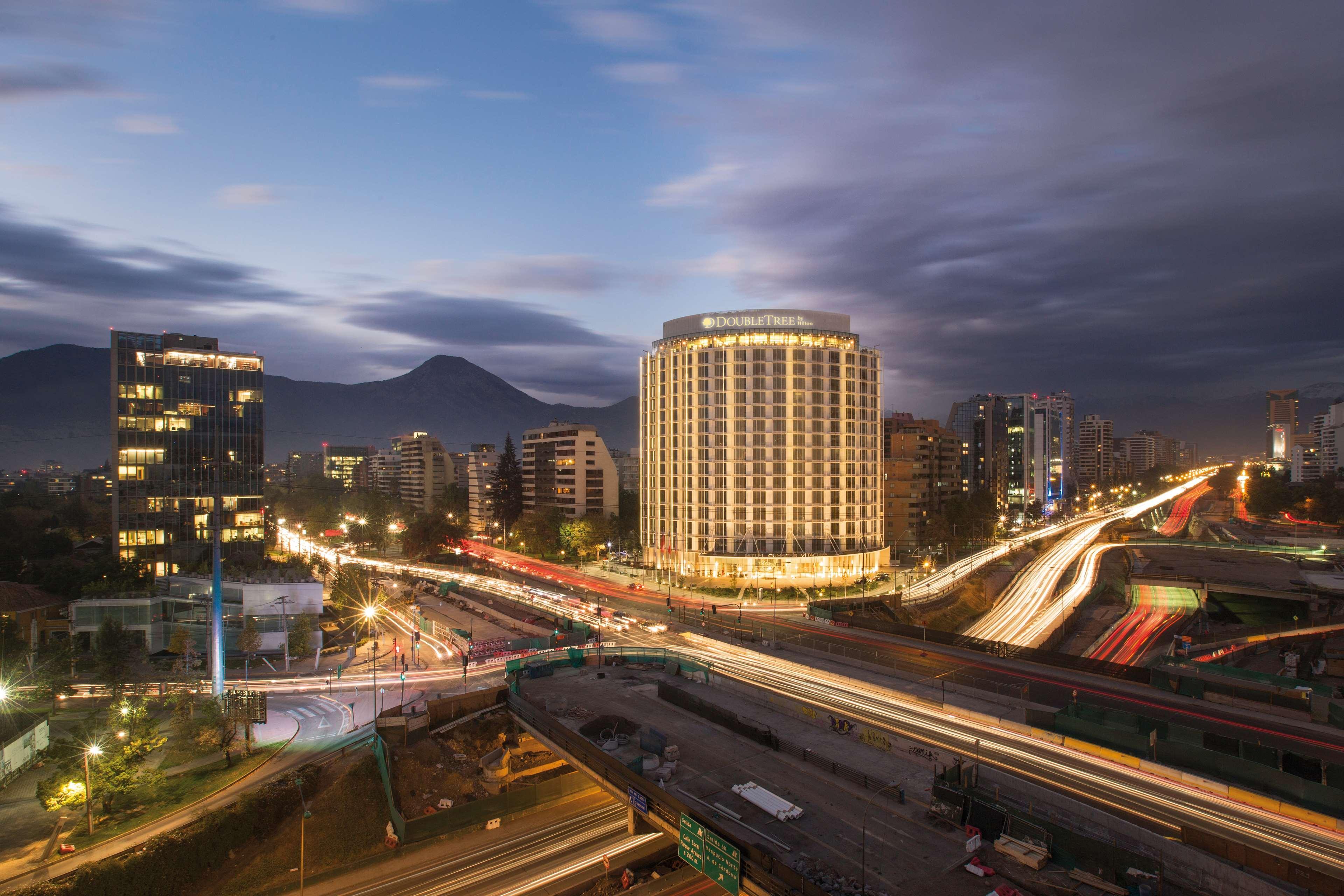 מלון Doubletree By Hilton Santiago Kennedy, Chile מראה חיצוני תמונה