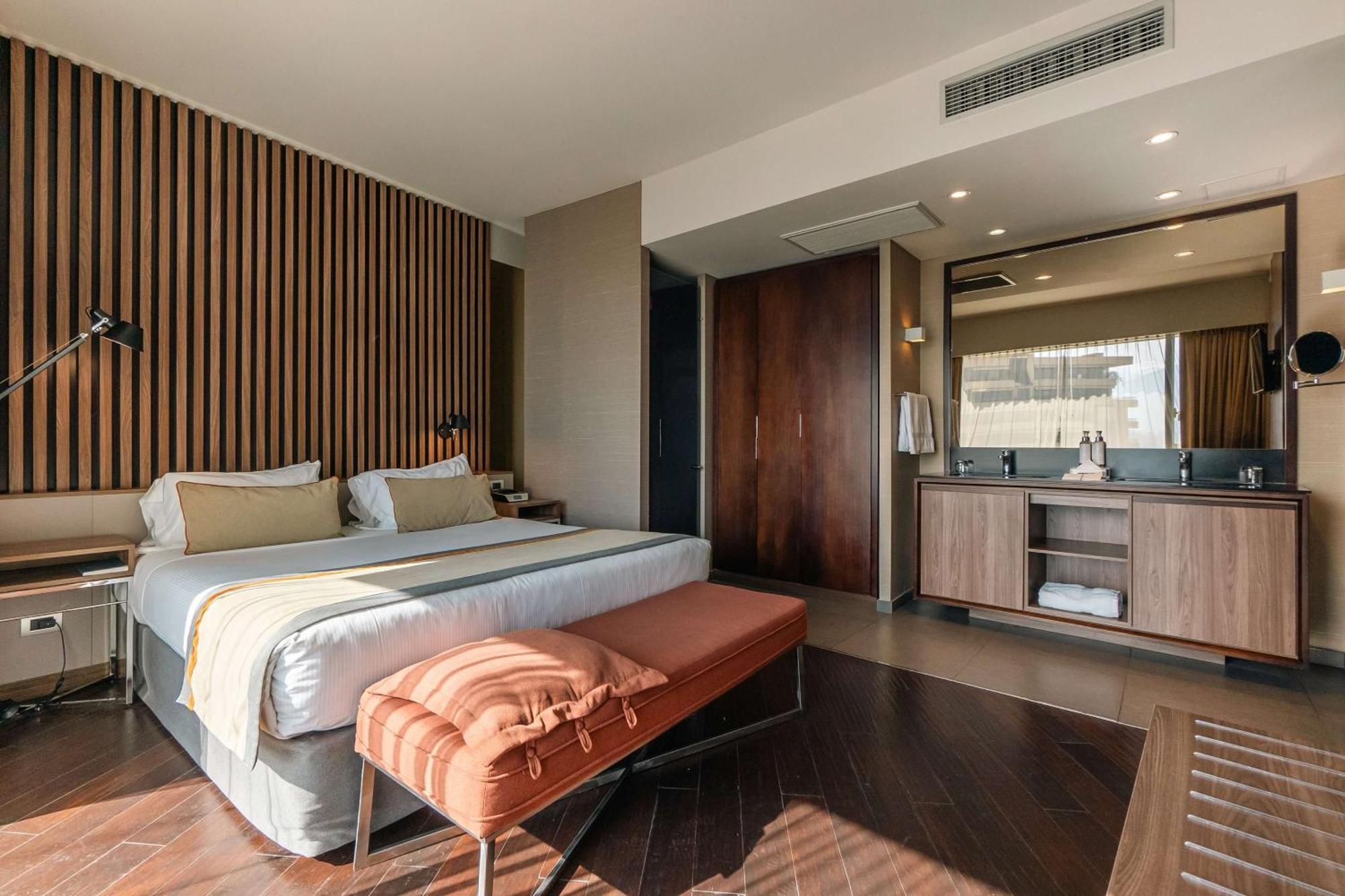 מלון Doubletree By Hilton Santiago Kennedy, Chile מראה חיצוני תמונה