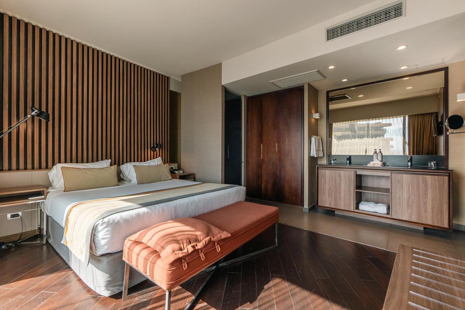 מלון Doubletree By Hilton Santiago Kennedy, Chile מראה חיצוני תמונה